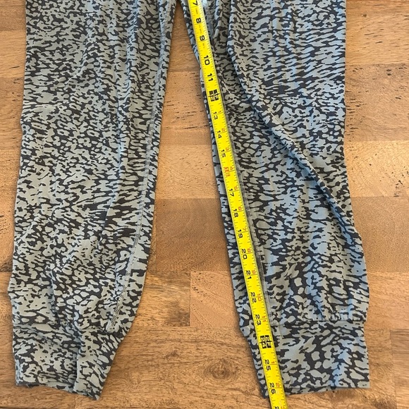 Athleta Patterned Joggers Size L - Picture 3 of 7